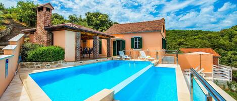 Nuage, L'Eau, Ciel, Bâtiment, Propriété, Plante, Piscine, Bleu, La Nature, Bleu Azur