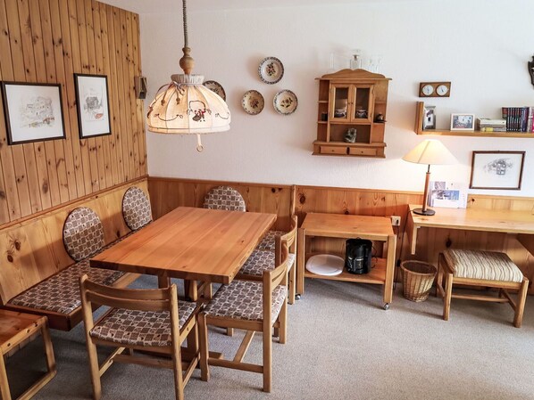 Table, Picture Frame, Furniture, Couch, Chair, Wood, Lighting, Floor, Plant, Living Room