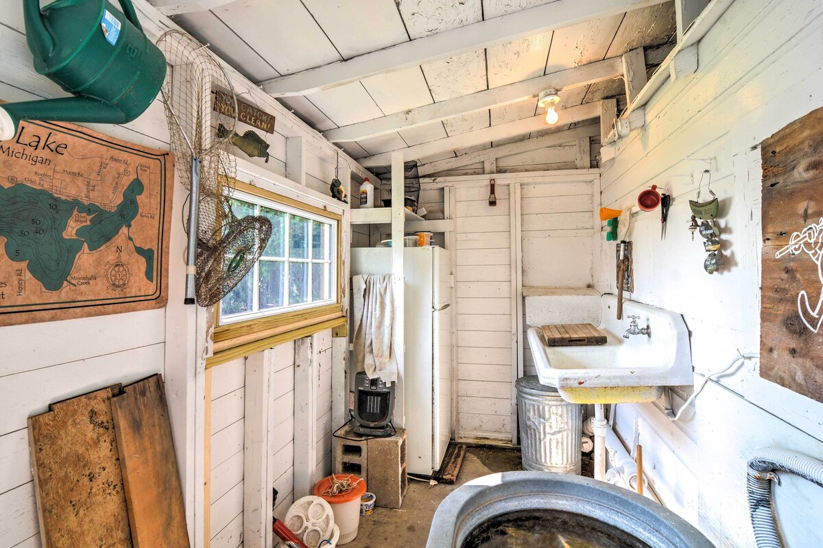 Charming Tiny Cottage w/ Boat Dock on Crooked Lake