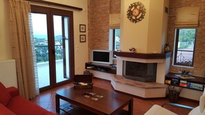Fireplace with protection glass