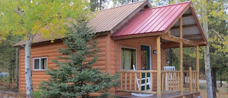 Cabin #4, Wolf Den
