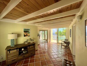 Entry way