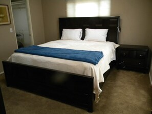 Master Bedroom (1)