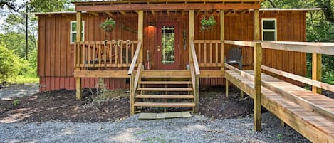 New Concord Vacation Rental | 2BR | 1BA | 1,200 Sq Ft | Steps Required