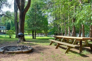 Picnic Table, Fire Pit, Charcoal Grill