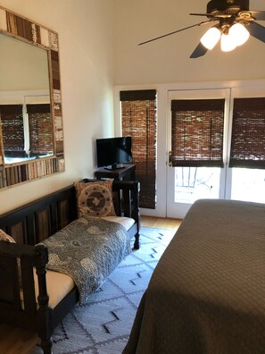 Daybed in bedroom