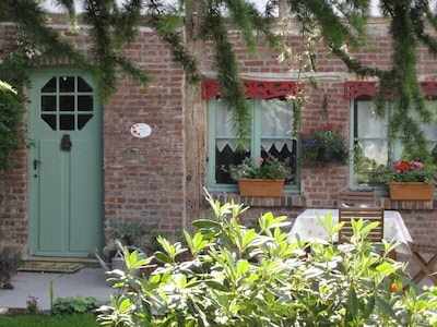Delightful Normandy traditional cottage, 30 km from Rouen  near beech forest,