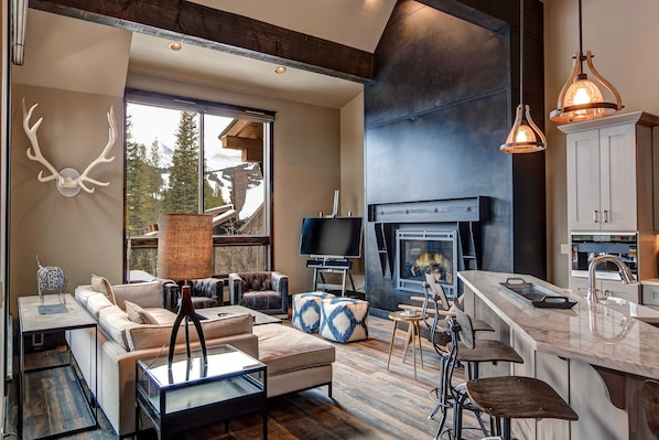 Living room with views of the Peak 8 and Peak 9!