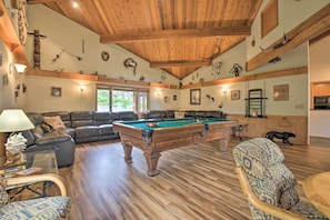 Great Room w/ Pool Table