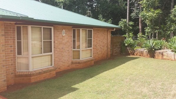 Modern Airconditioned Accommodation in a great location