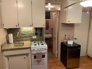 Kitchenette (1)