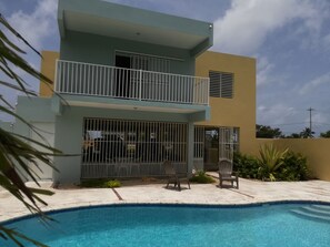 Beautiful Private Gated Enclosed Pool