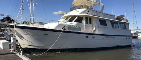 Motor Yacht Southern Comfort at the Dock