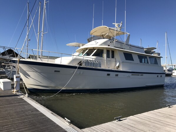 Motor Yacht Southern Comfort at the Dock