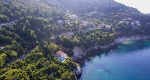 perfect location 5 min walk from the pebbled beach