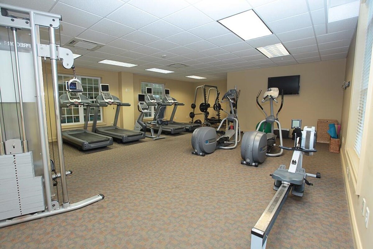 4BR/4BA, Sleeps up to 12. Vacation Village at Williamsburg