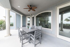 37 Dune - Main Deck Dining Table