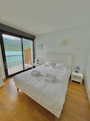 Sofa-bed with lake view - Holiday rental
