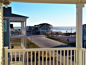 Upper deck with ocean view
