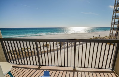 Gulf front 2BR directly on the beach! Watch sunset 🌅 from your balcony. 