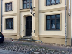 Außenseite Ferienhaus [Sommer]