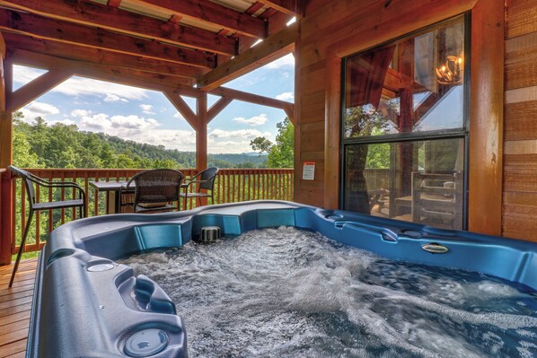 Outdoor spa tub