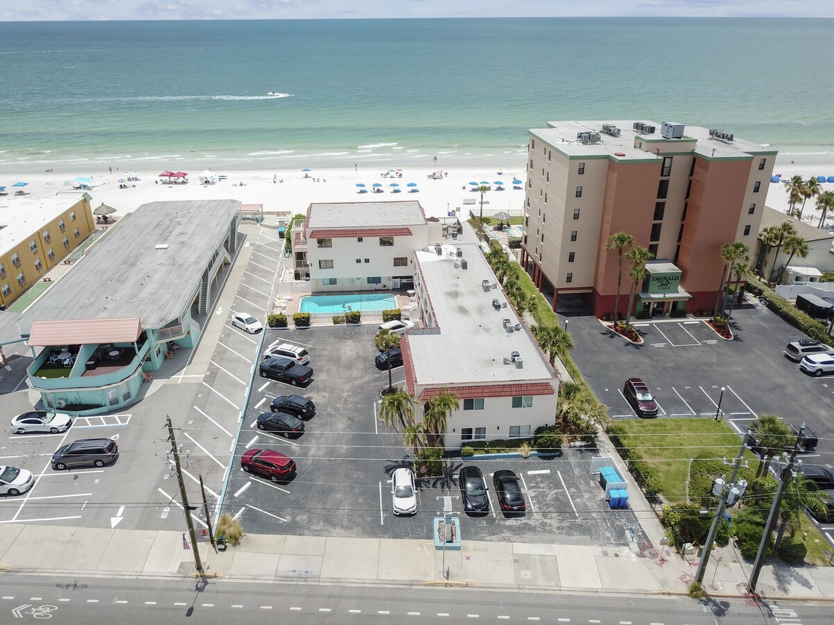 Redington Surf Resort 09 Quaint Beach Front Condo Motel