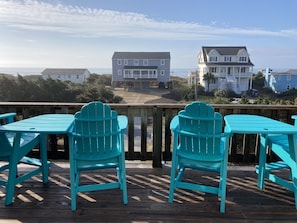 COMFY ADIRONDACK CHAIRS AND TABLES