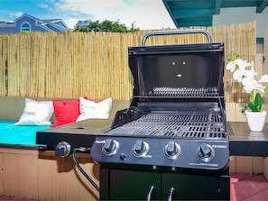 4 burner propane grill will feed your entire party and family!