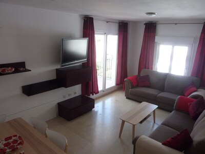 SPACIOUS MODERN 3 BEDROOM APT VILLAGE SETTING BREATHTAKING SEA VIEWS. FREE WIFI