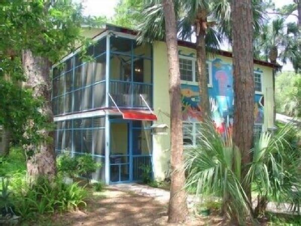 Welcome to The Cottage Of The Octopus Lair, just minutes from the beach
