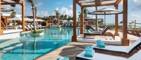 Gorgeous Beach Club with full food menus, bar service, changing rooms. Enjoy!