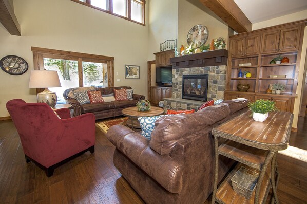 Perfect for socializing, the warm and inviting Great Room has a gas fireplace. 
