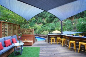 Who doesn't want a deck with a grass rug? #BestOfBothWorlds