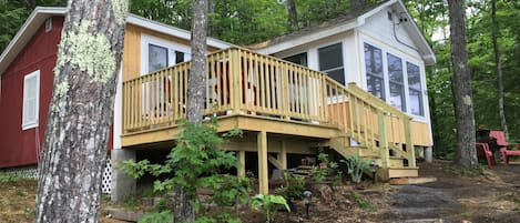 Front view of deck.