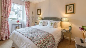 Bedroom One, New Church Cottage, Bolthole Retreats