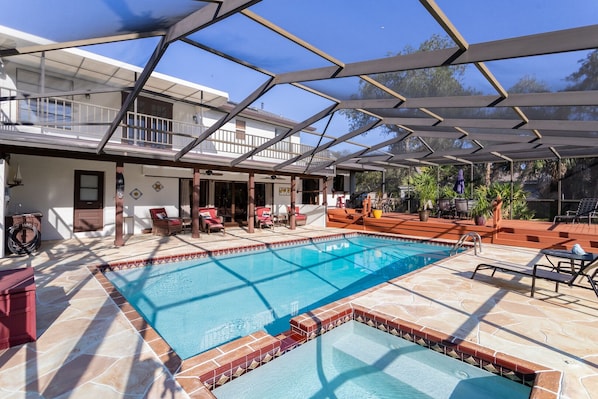 Salt water pool with solar heating, Sitting area and a Spa