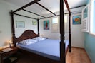 chambre 1 avec lit baldaquin en 160
