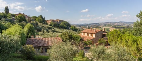 Casa del Pero in the Umbrian countryside