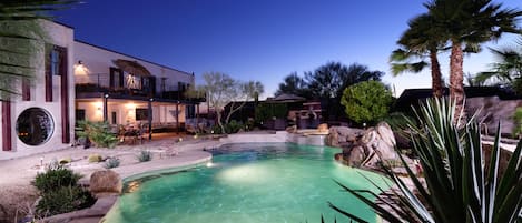 Pool at twilight. Phenomenal stargazing.