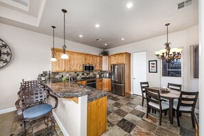 Large Complete Kitchen With New Appliances