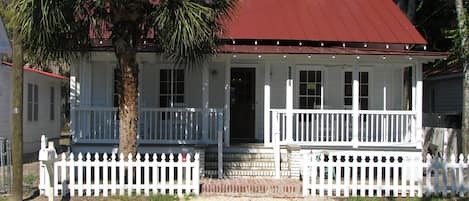 Front view of house on 1311 Prince Street