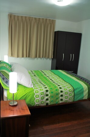 Bedroom 2 (wardrobe)
