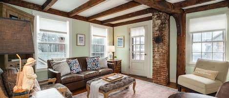 Living room with Plenty of Sunlight