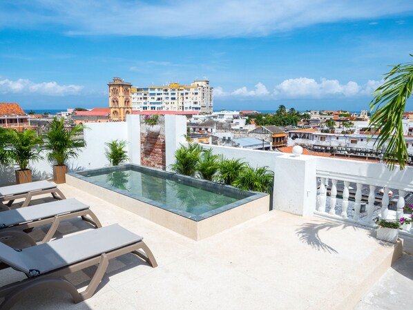 Sun deck