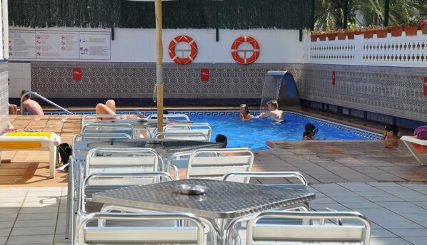 Utomhuspool