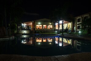 Utomhuspool