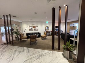 Sala de estar en el lobby