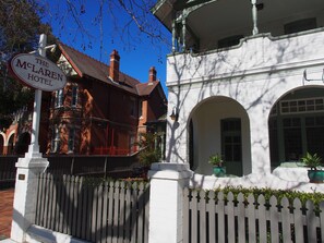 Fachada da propriedade
