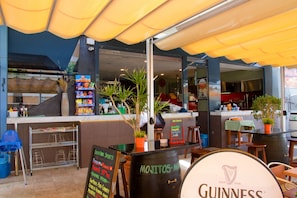 Bar (en la propiedad)